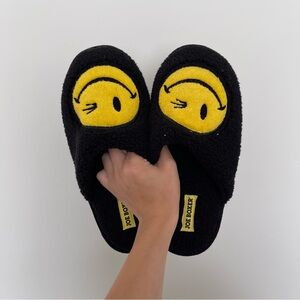 joe boxer smiley face slippers